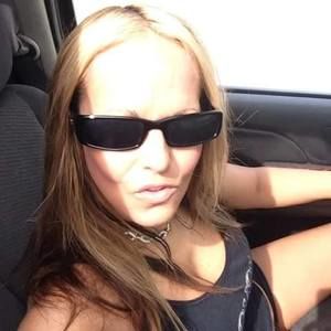 Meet your Posher, Mga